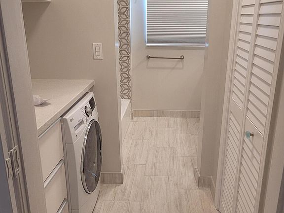 4th image of 101 S Golfview Rd APT 11