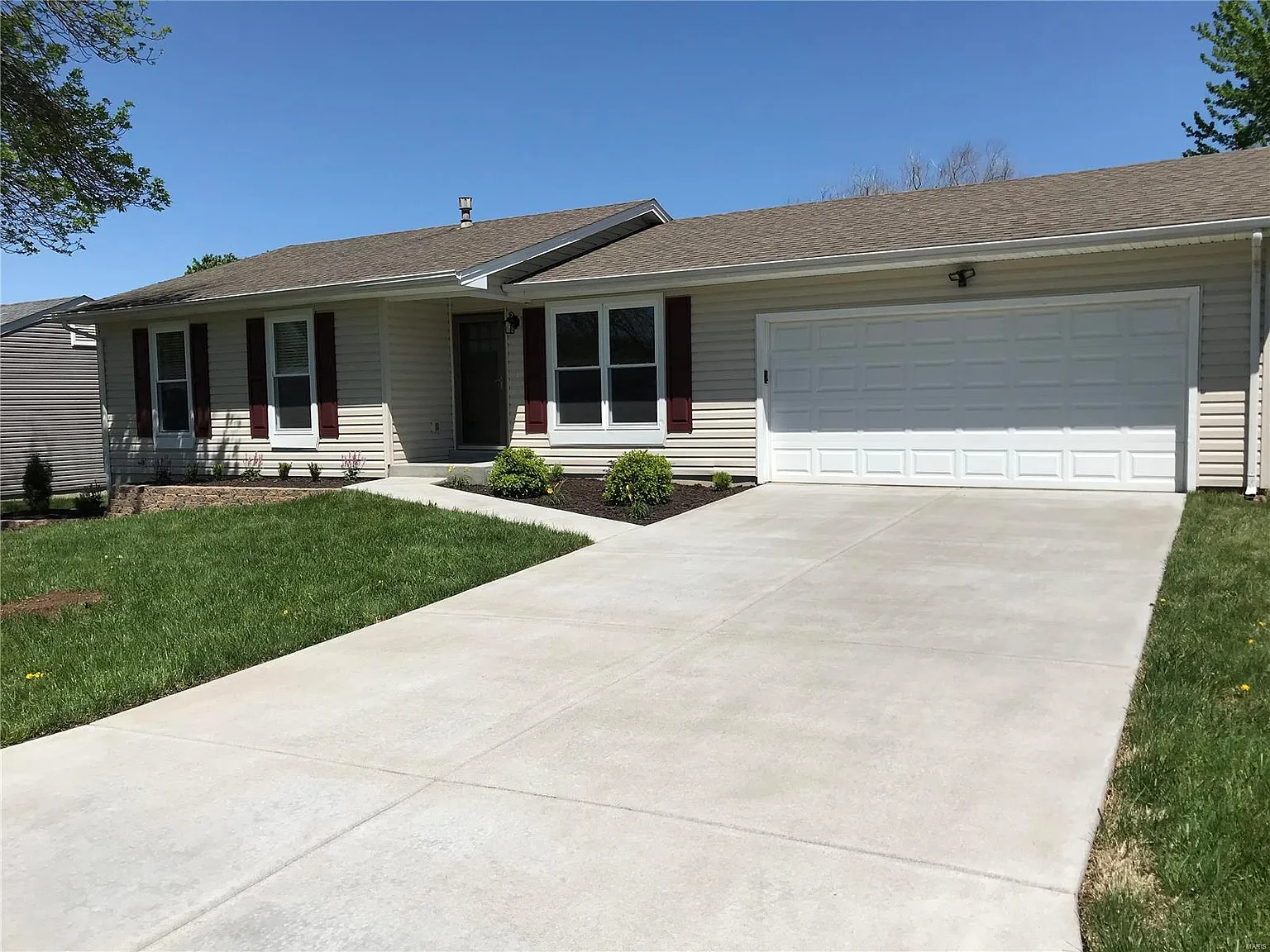 1325 War Bonnet Dr photo 1