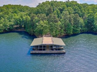 550 Bayberry Crossing Dr, Gainesville, GA 30501