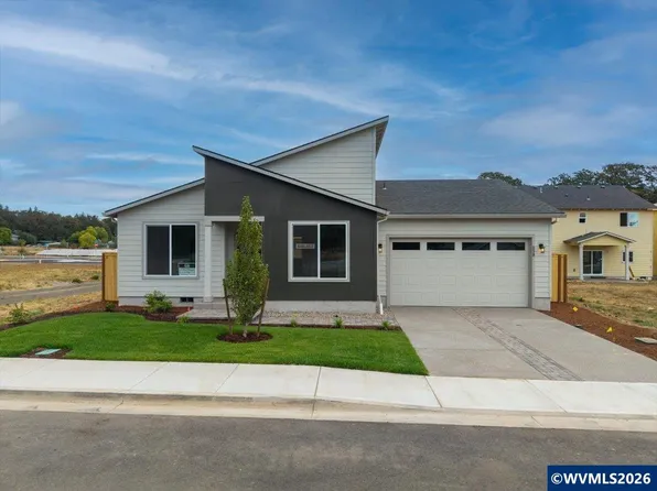 258 NW Royal Ave, Dallas, OR 97338