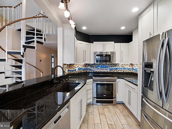 5th image of 4611 Birch Cir #132