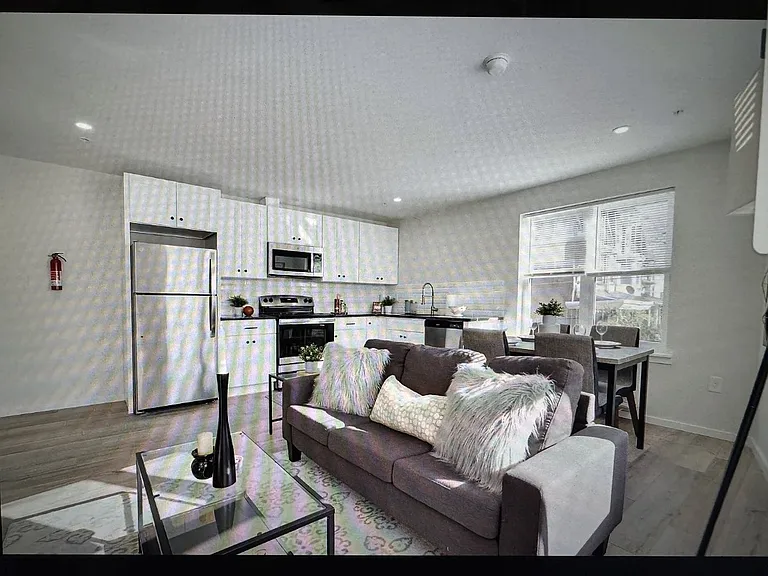 4637 Germantown Ave — Photo 11
