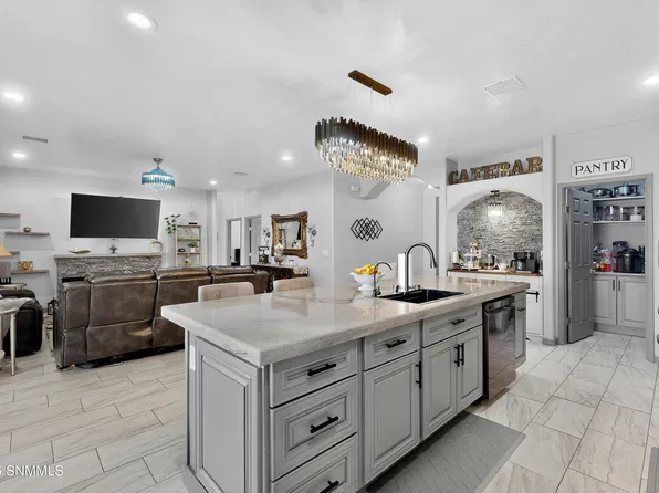 4032 Nemesh Dr, Las Cruces, NM 88005