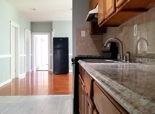 45 Harlem St APT 1, Worcester, MA 01610