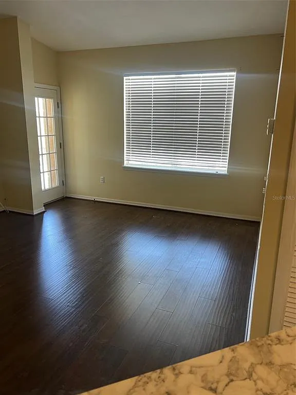 2 bed, 2.0 bath, 1018 sqft, $1,800 — Photo 2