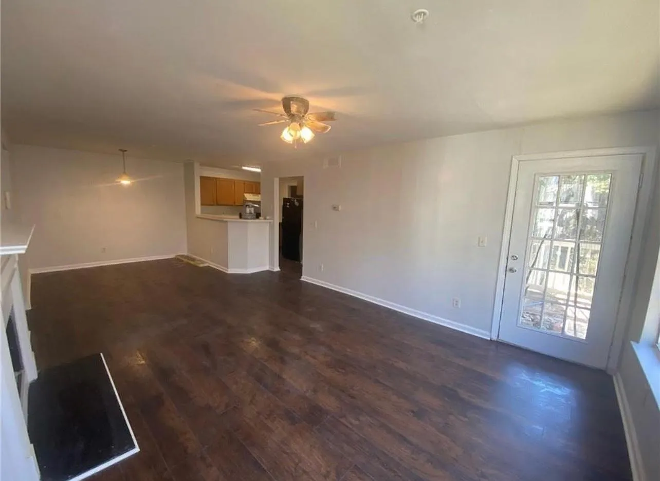 2 bed, 1064 sqft, $1,395 — Photo 1