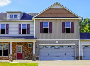 125 Eclipse Ct, Raeford, NC 28376