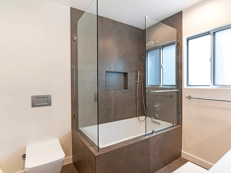 6561 Lasaine Ave — Photo 36