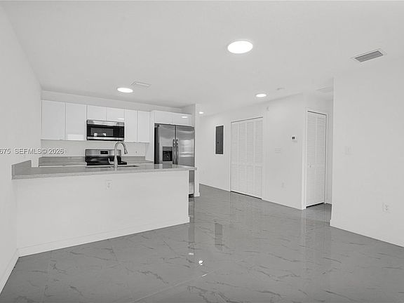 3rd image of 2731 NW 44th St #2731