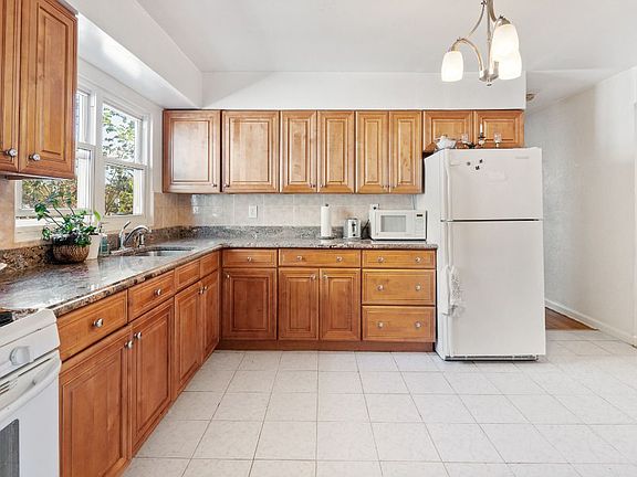 3rd image of 136-24 60th Ave