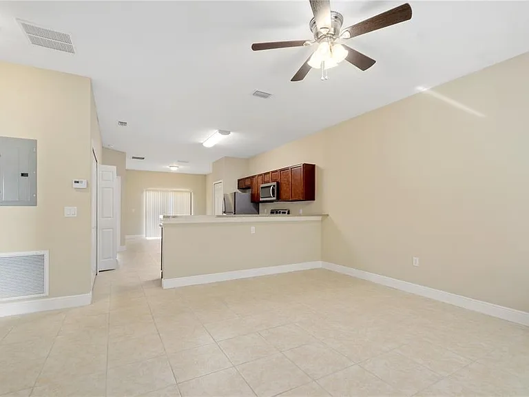 411 Blackbird Way — Photo 4