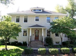 426 E Harrison Ave, Wheaton, IL 60187