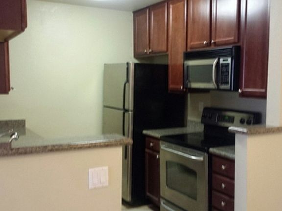 4th image of 1141 Yarwood Ct