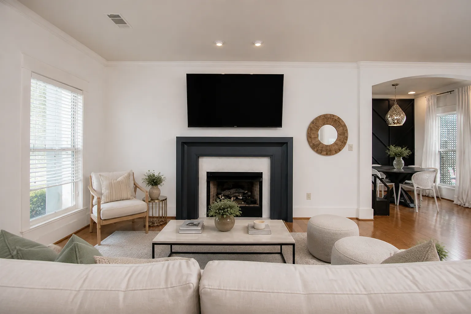 4 bed, 3.5 bath, 2664 sqft, $2,900 — Photo 4