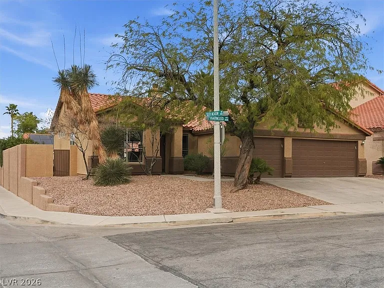 1562 Harwood Ave — Photo 37