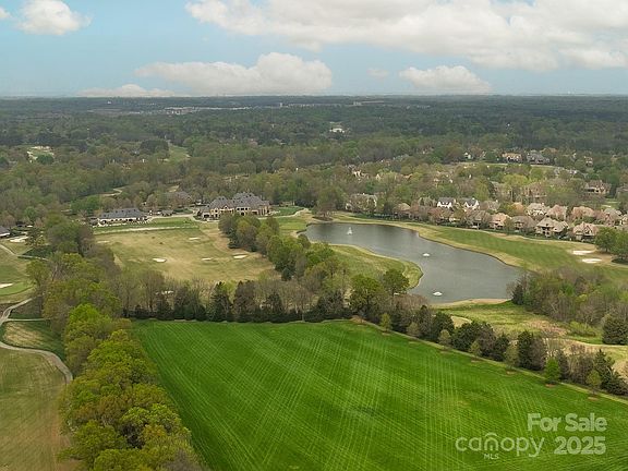 3rd image of 510 Ancient Oaks Ln