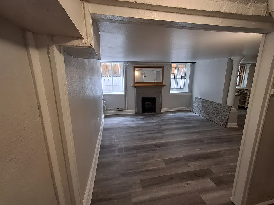 New Wood like floors! Large Windows!
Garden Level Studio!
