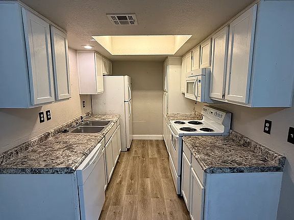 4th image of 232 Fritts Way #232