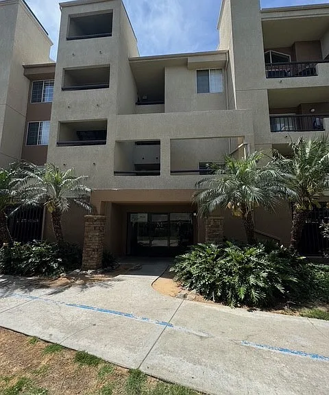 5540 Owensmouth Ave #215 — Photo 14