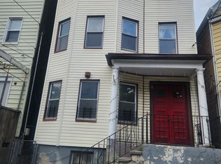 43 Oak St #3F, Yonkers, NY 10701