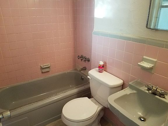3rd image of 400 Margie Ln