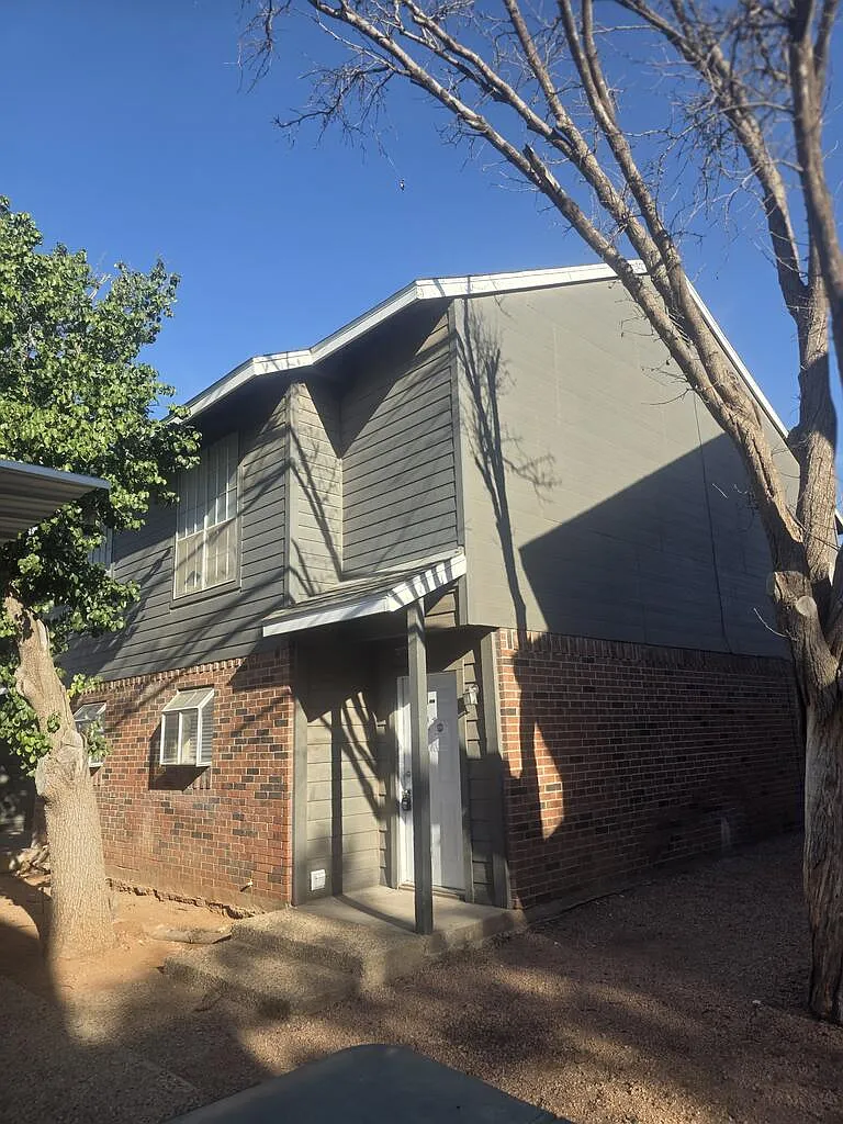 2 bed, 2.5 bath, 1047 sqft, $1,850 — Photo 1