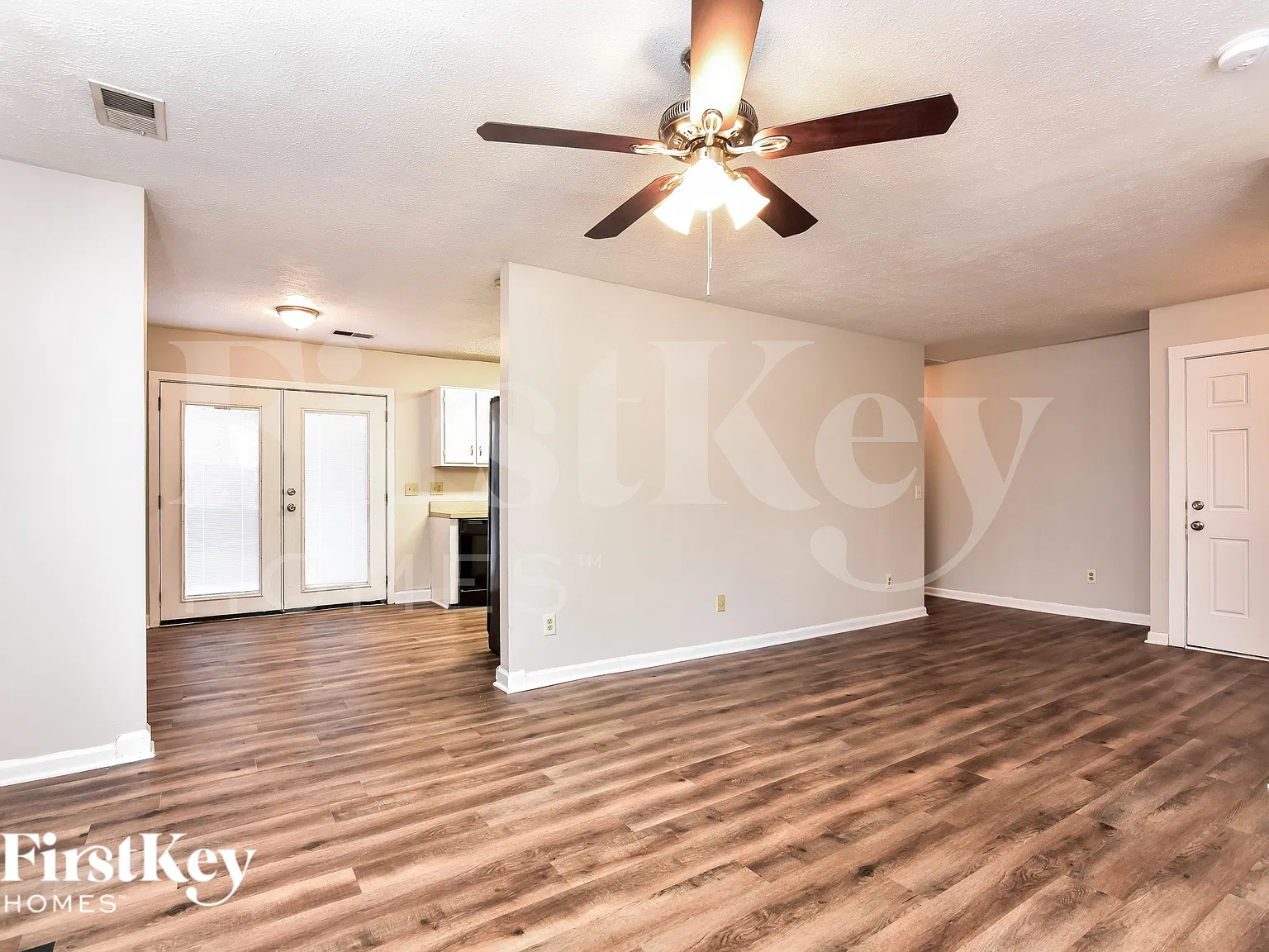 3 bed, 2.0 bath, 1412 sqft, $1,995 — Photo 4