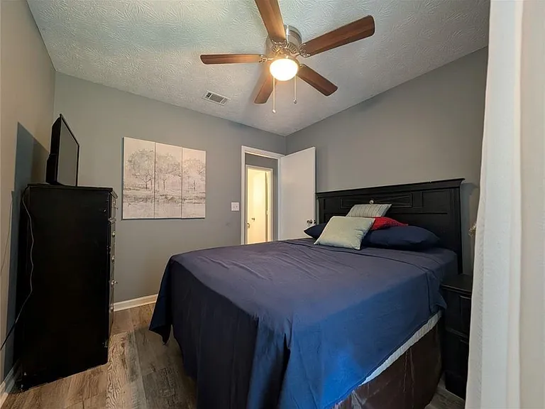2470 Corner Shoals Dr — Photo 9