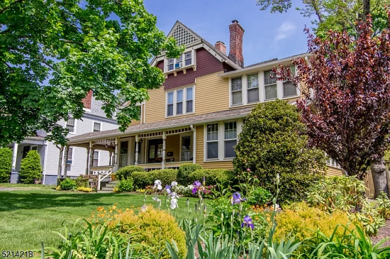 275 Claremont Ave