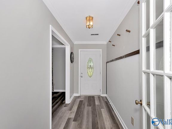 5th image of 105 Lynbrook Blvd