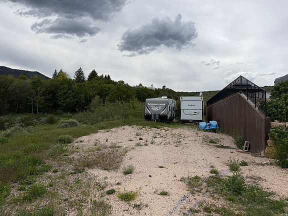 2nd image of 106 Larkspur Ln