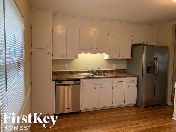 4th image of 8500 Park Vista Cres