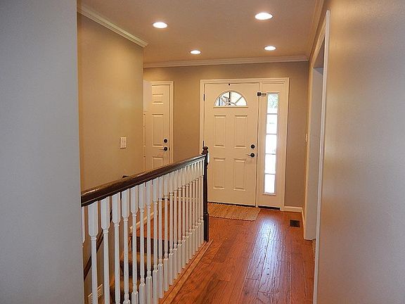 3rd image of 8496 Shenstone Dr