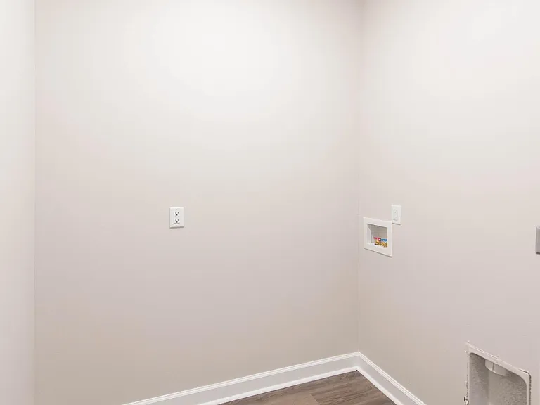 10417 Farris Ave — Photo 5
