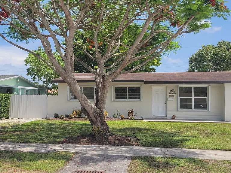 10472 SW 46th St — Photo 20