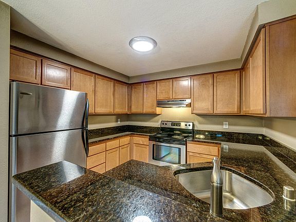 2nd image of 10009 NE 120th Ln APT B102