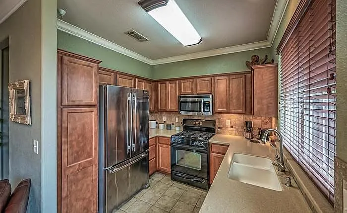 2055 Vienna Way — Photo 2