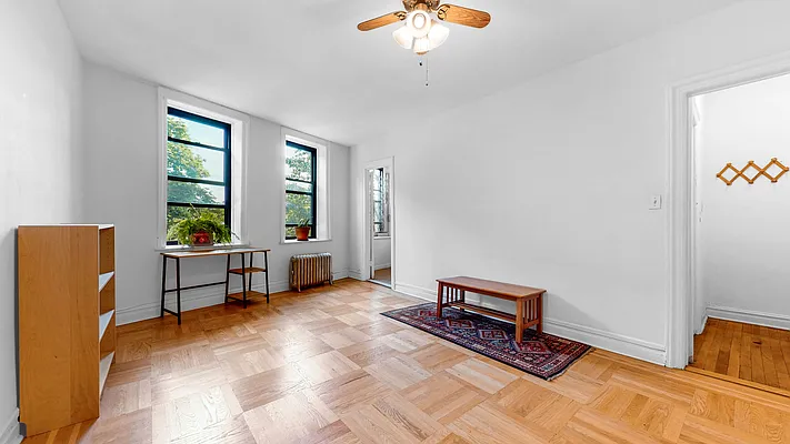 Rented by Bizzarro Agency | media 9