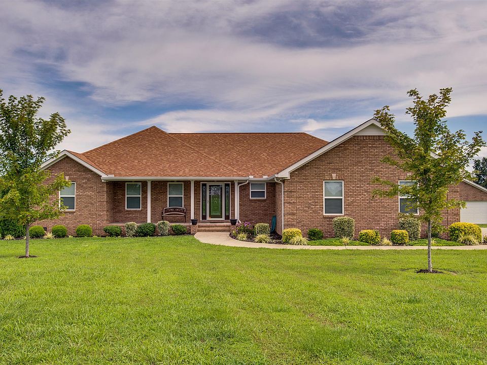 1st image of 133 Windcrest Dr