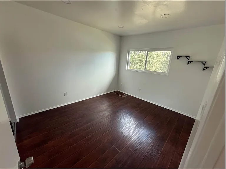 8414 Columbus Ave #15 — Photo 7