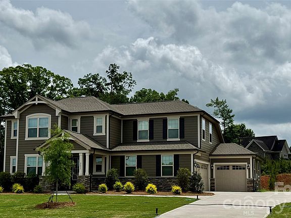 3rd image of 2637 Mabel Ln