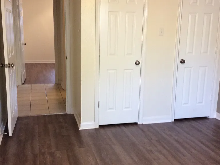 472 Shady Bluff Dr — Photo 7