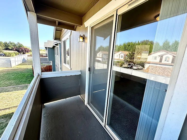 2103 N Yellowstone St — Photo 36