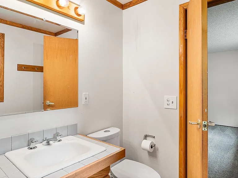 5012 NE 1st Ct — Photo 11