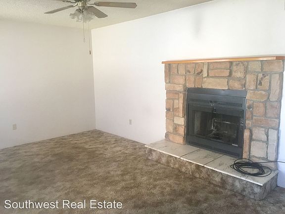 2nd image of 716 Laurelwood Dr APT B