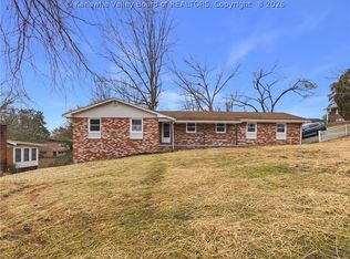 4207 Hackberry Ln, Charleston, WV 25313