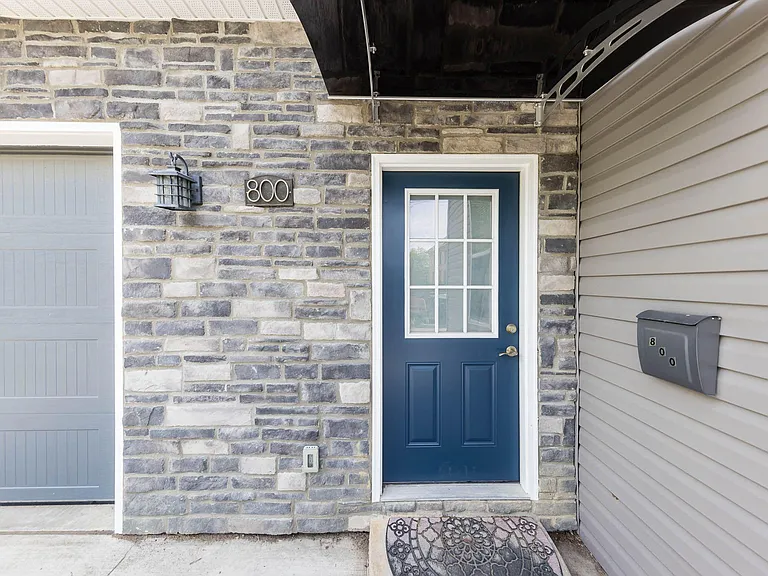 800 E Cherry St — Photo 10