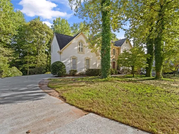 760 Woodrow Dr, Lawrenceville, GA 30043
