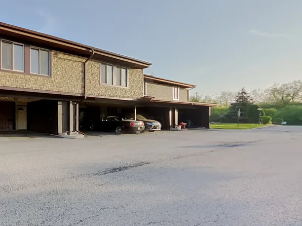 34 Cour Versaille, Palos Hills, IL 60465