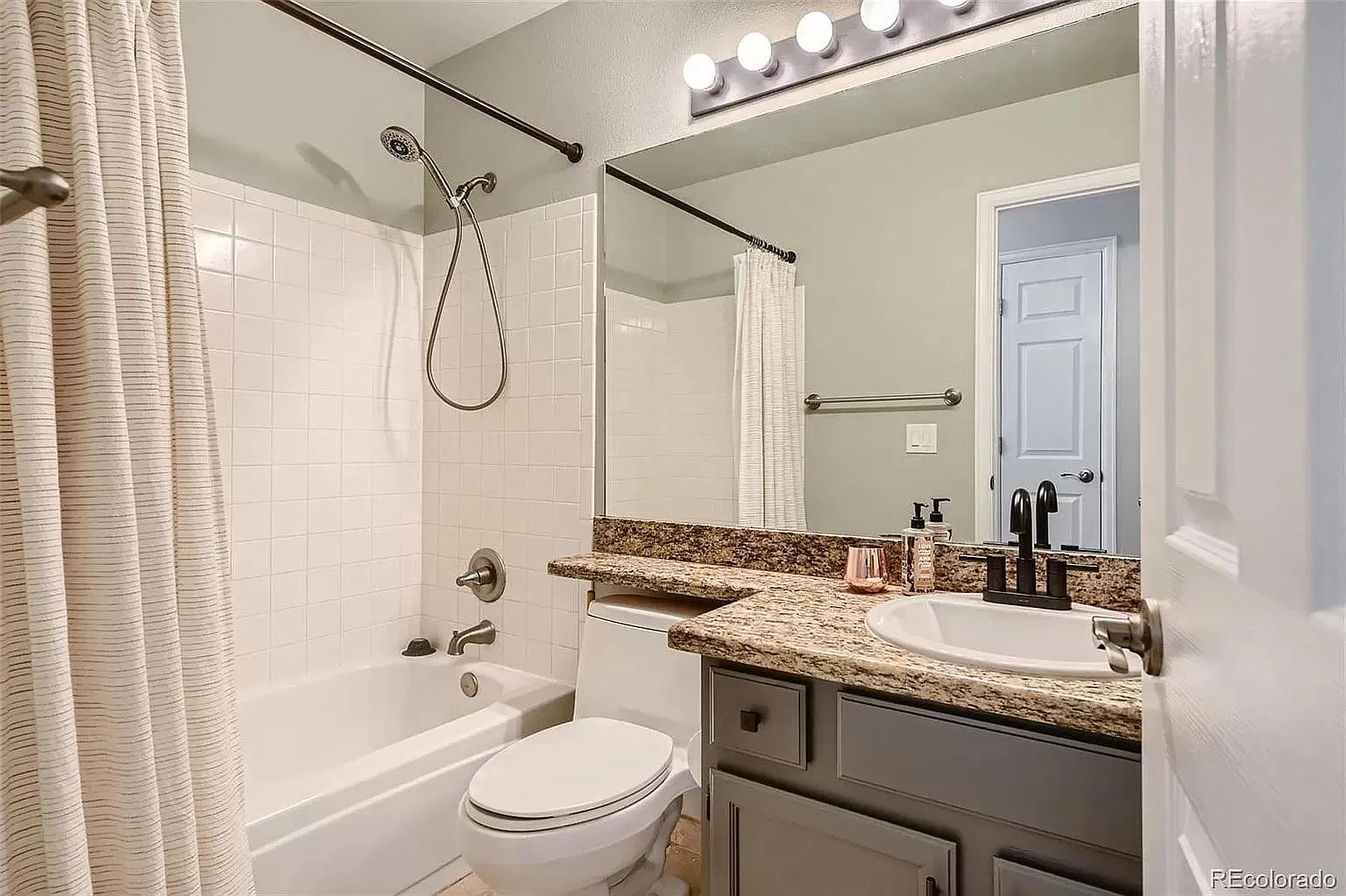3 bed, 1843 sqft, $3,100 — Photo 4